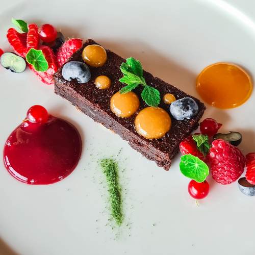 Schokobrownie Schokodessert Süßes Schokolade frische Früchte