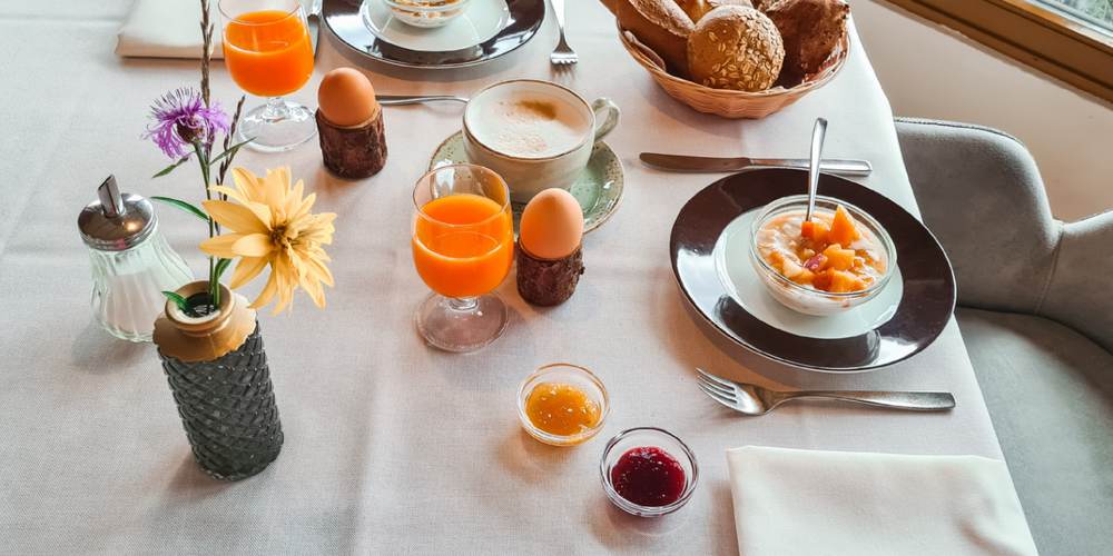 Bergfrühstück regionale Produkte Südtirol Bergurlaub